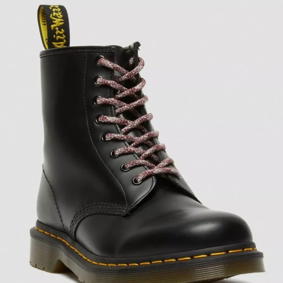 Dr. Martens Other - NWT Dr. Martens 140cm Marl Round Burgundy and White Shoe Laces